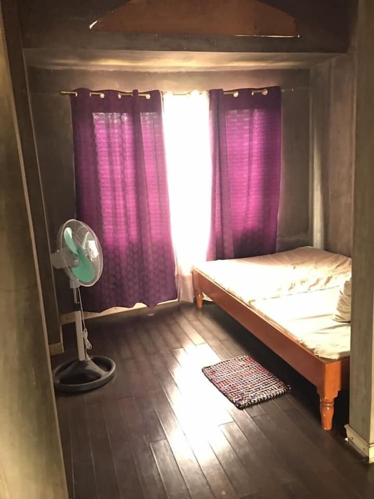 Standard Room (Fan) photo 3