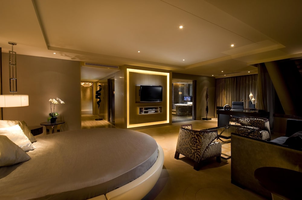 Penthouse - Photo 1