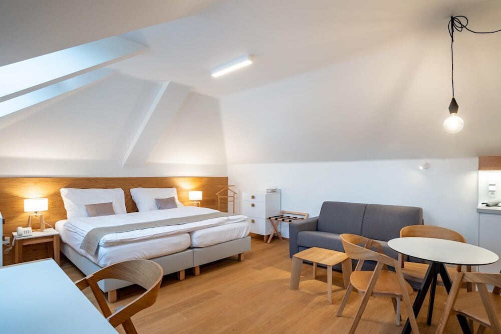 Double or Twin Room (Large #10)