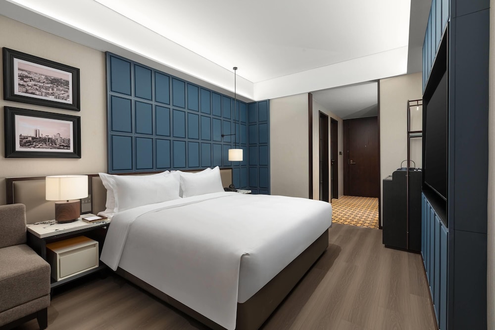 Elegant King Room photo 2