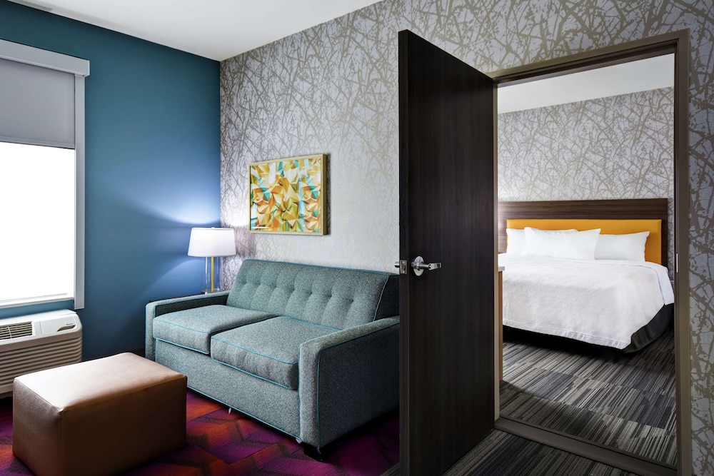 Suite, 1 King Bed, Accessible (Mobility & Hearing, Roll-in Shower) photo 1