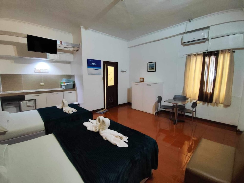 Signature Room, 2 Double Beds, Non Smoking, Private Bathroom photo 3