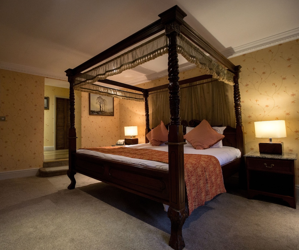 Four Poster Room photo 2