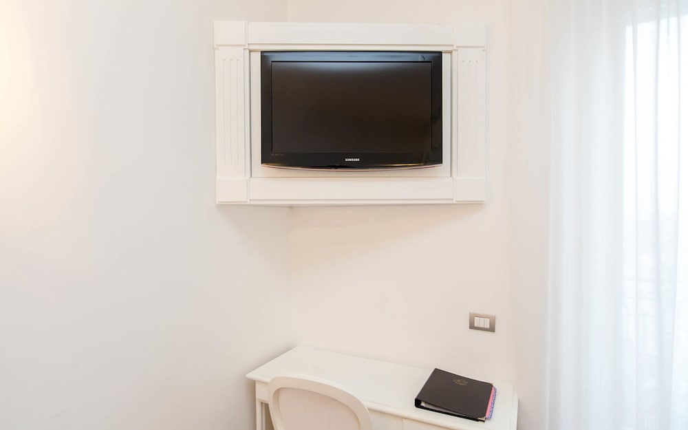 Exclusive Double Room, Balcony, Partial Sea View photo 2