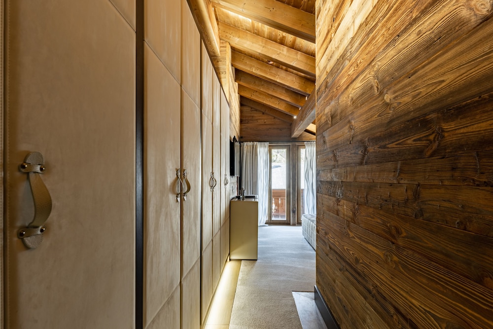 Luxury Apartment photo 2