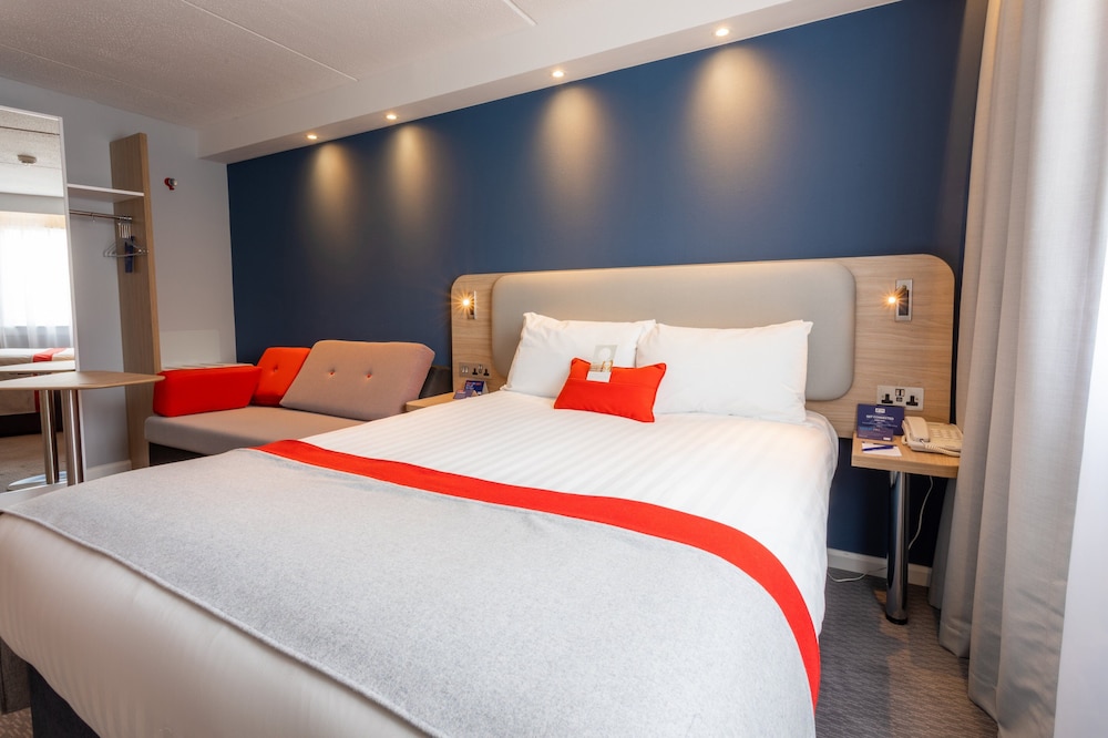 Standard Room, 1 Double Bed with Sofa bed (with Free Hot Breakfast) - Photo 3