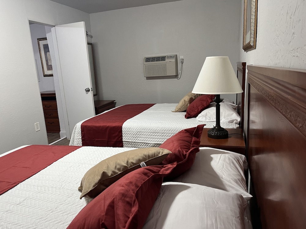 Room, Multiple Beds - Photo 3