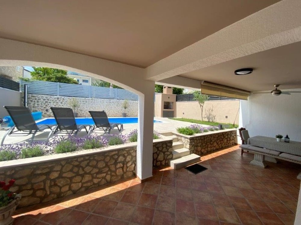 Apartment (Mirja - 50 m from beach - A1(4+2))