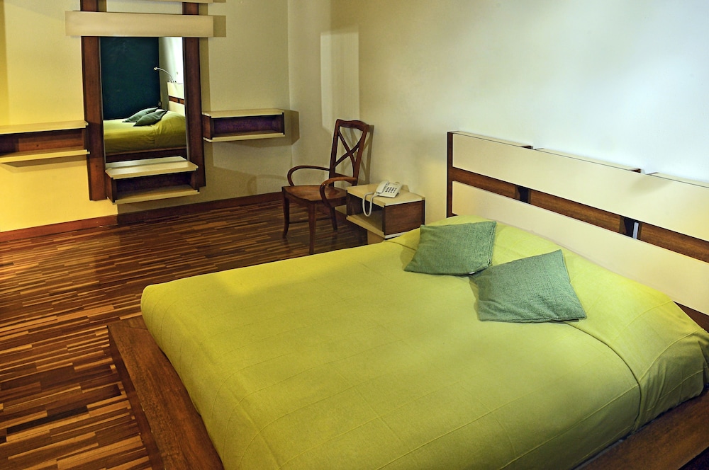 Executive Suite photo 2