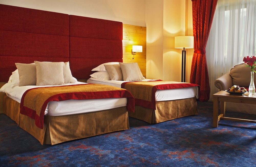 Standard Room, 2 Twin Beds, City View - Photo 2