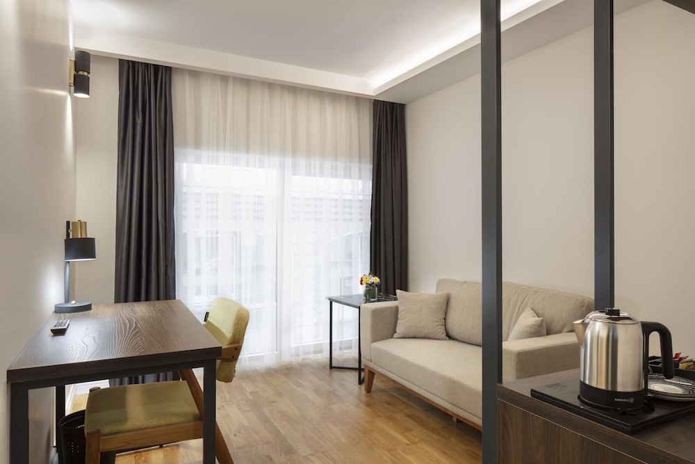 Junior Studio Suite photo 3