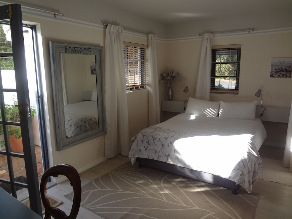 Sunset Room photo 2