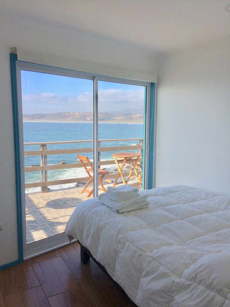 Basic Room, 1 Queen Bed, Ensuite, Sea View photo 3