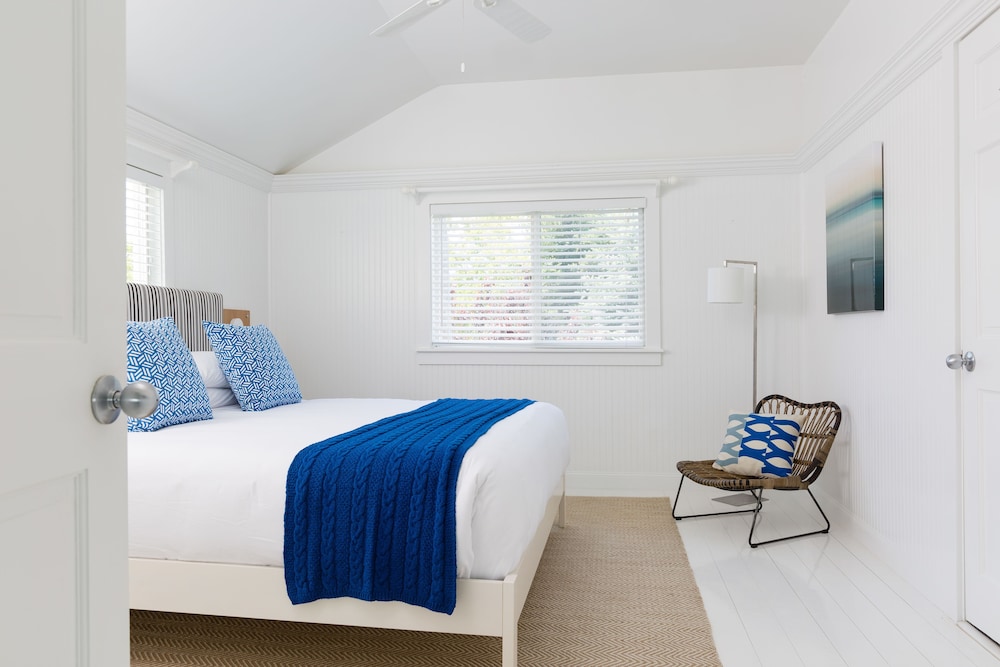 One Bedroom King Cottage
