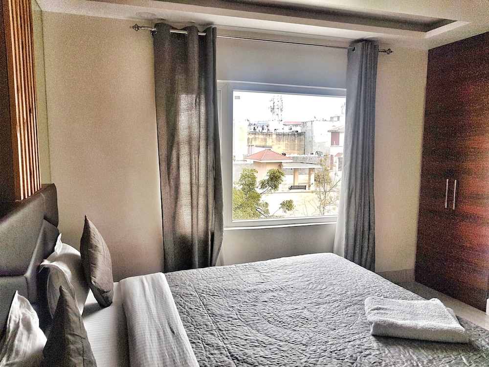 Super Deluxe Room - Photo 18