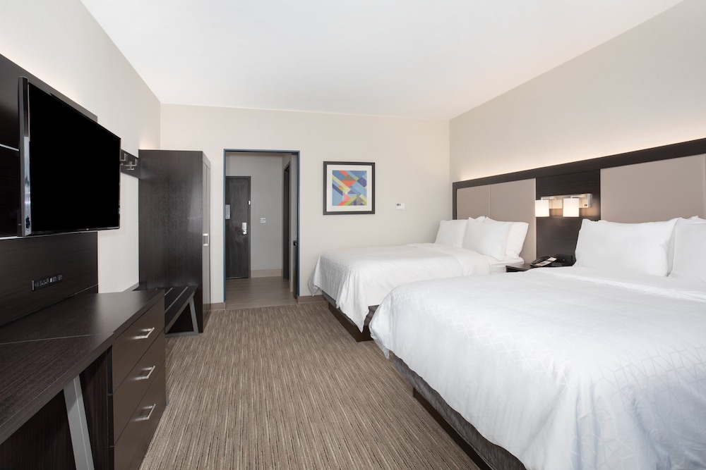 Suite, 2 Queen Beds, Mobility Accessible (Communications, Accessible Tub) - Photo 2
