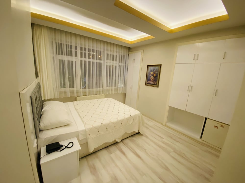 Family Room photo 1