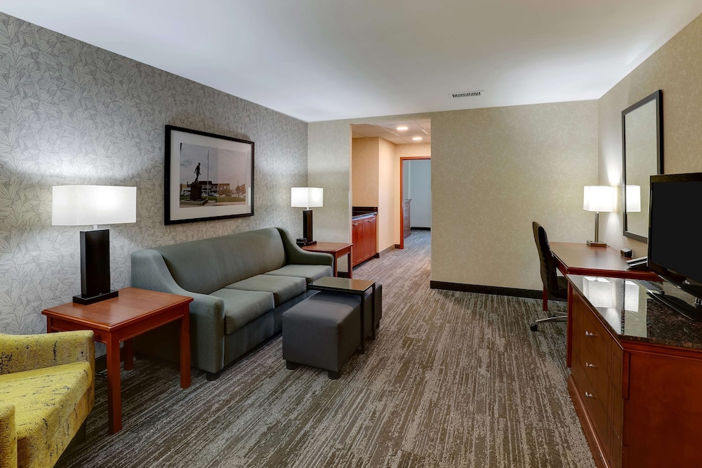 Suite, Multiple Beds, Refrigerator & Microwave (Upper Floor) photo 2