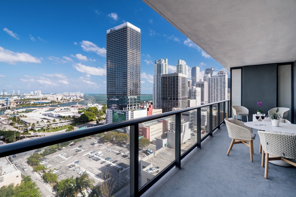 Skyline Residences One Bedroom With Kitchen & Balcony