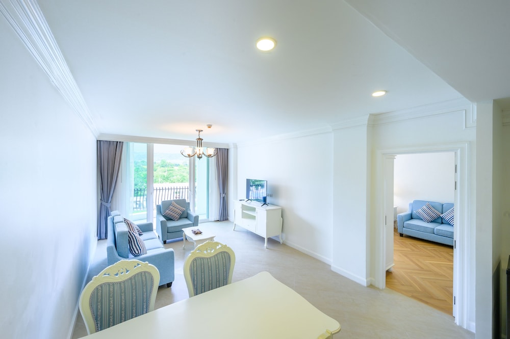 One Bedroom Suite photo 3