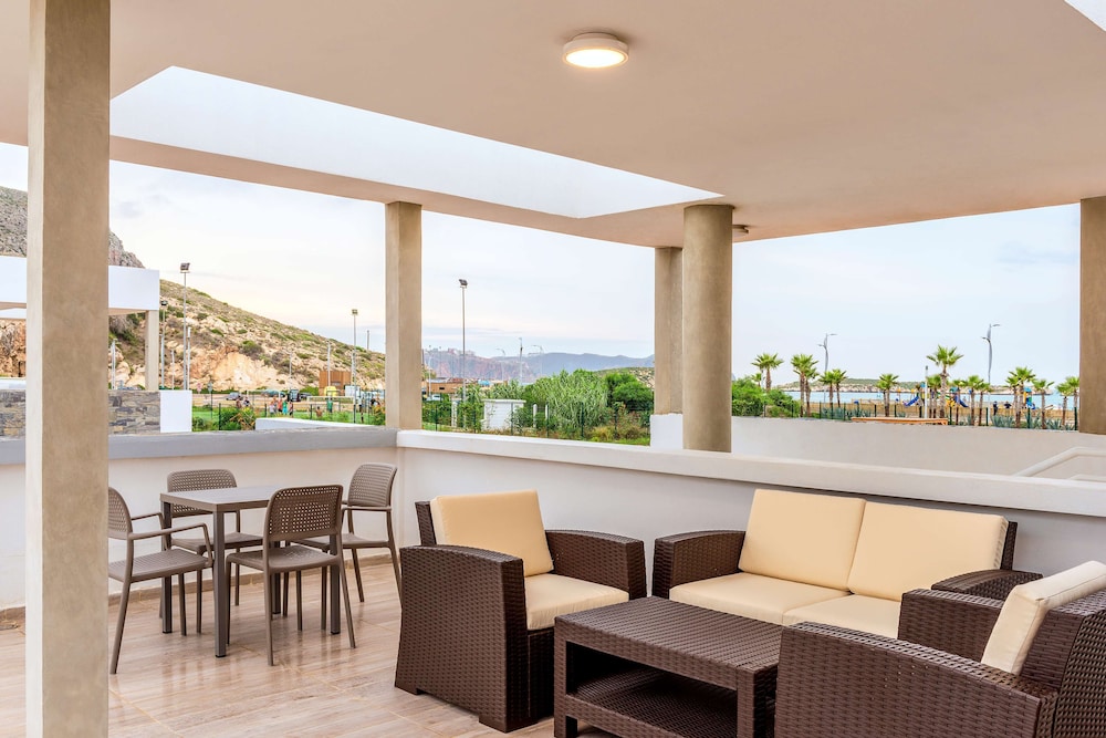 Apartment, 2 Bedrooms, Balcony - Photo 16