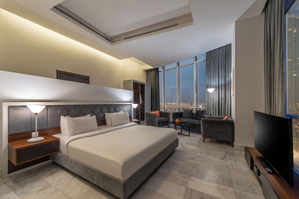 Panoramic Studio Suite, 1 King Bed