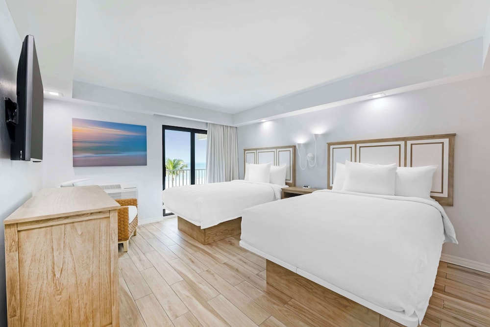 Suite, 2 Double Beds, Non Smoking, Balcony (with Sofabed;Gulf View) - Photo 7