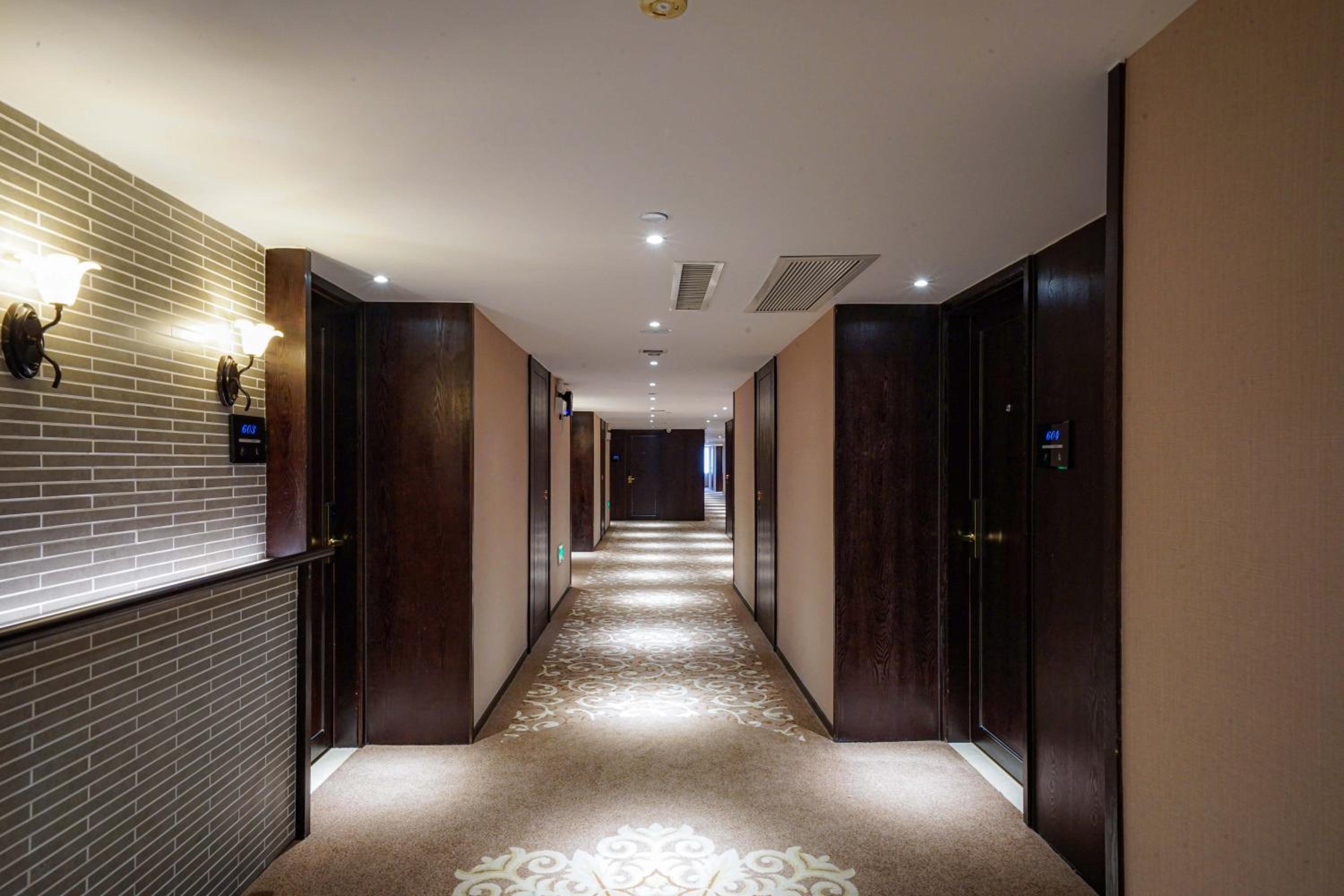 Twin Room - Photo 3