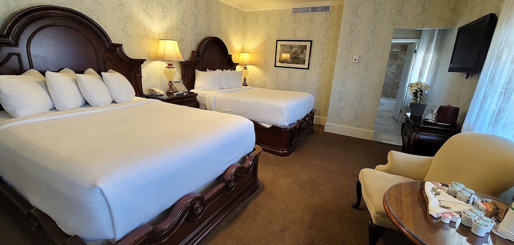Executive Room, 2 Queen Beds photo 1
