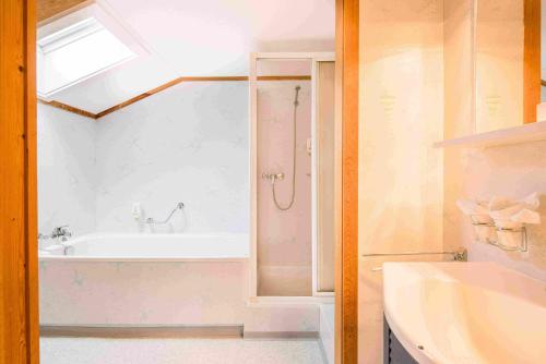 Classic Double Room with Lake view photo 3