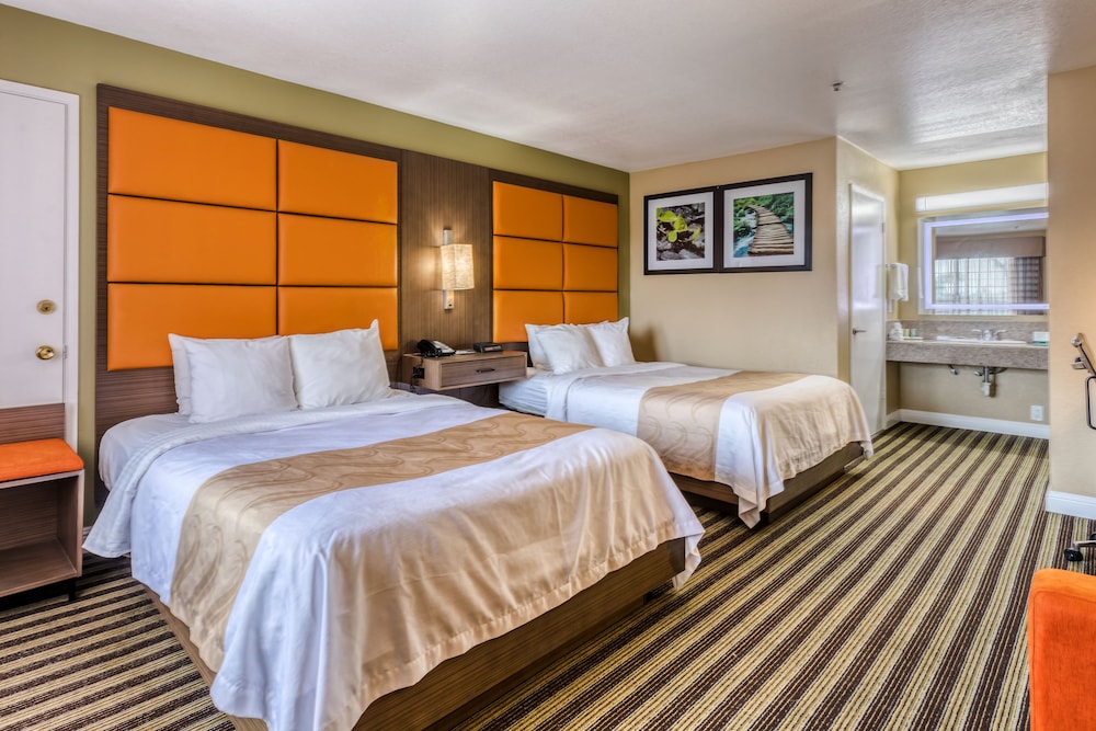 Standard Room, 2 Queen Beds, Non Smoking