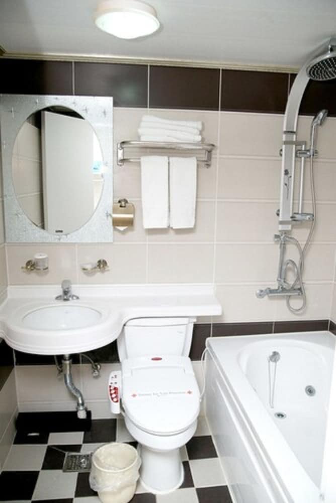 Deluxe Twin Room, Lake View photo 3