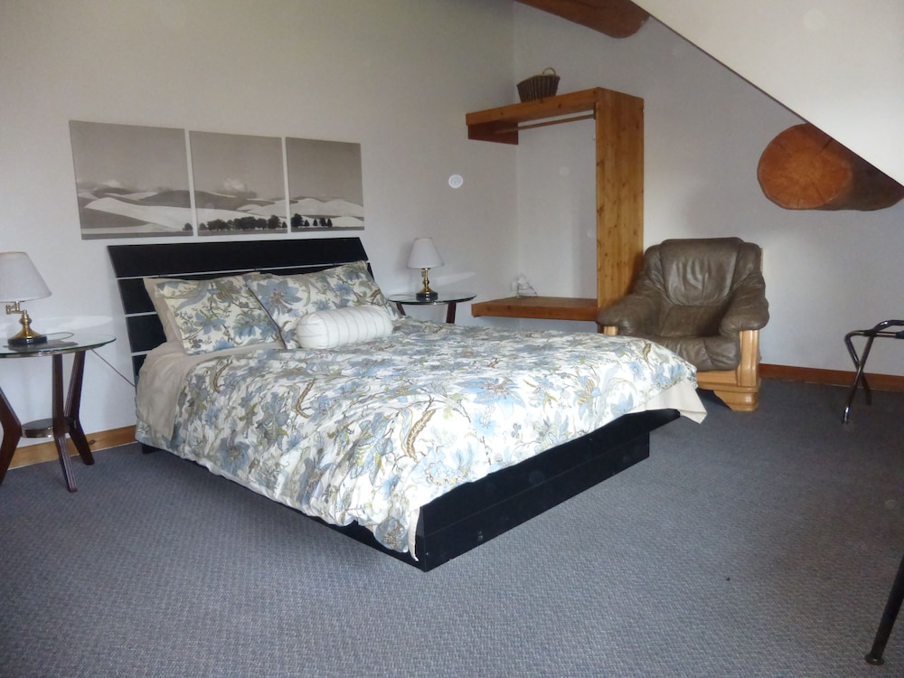 Traditional Room, 1 Queen Bed, Valley View, Garden Area photo 1