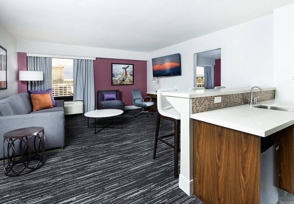 Cedar Tower Skyline Suite - Photo 1