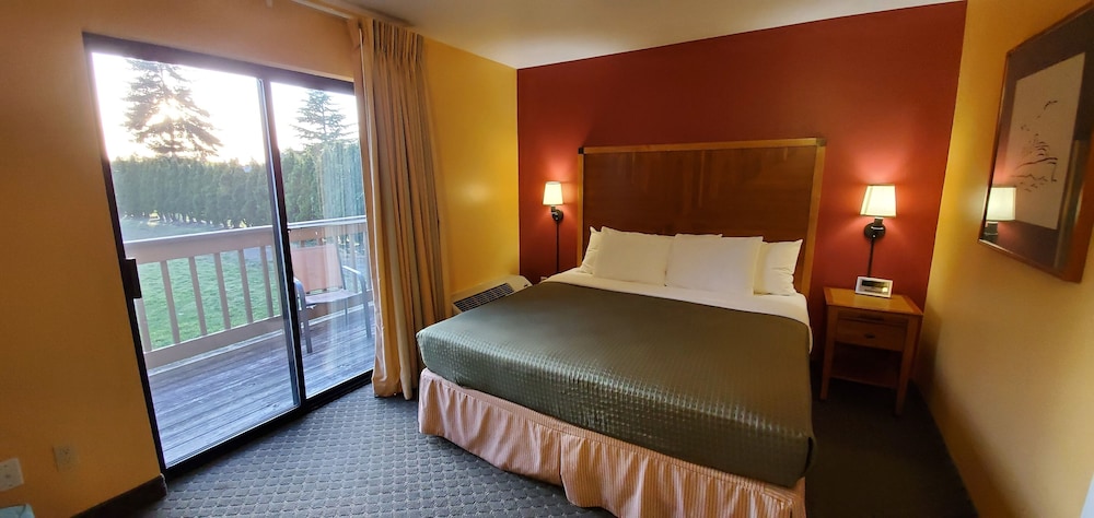 Executive Suite (No Pets)
