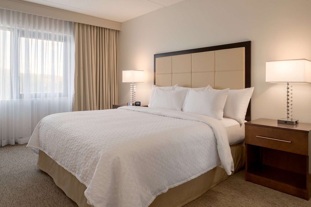 Suite, 1 King Bed, Non Smoking photo 2