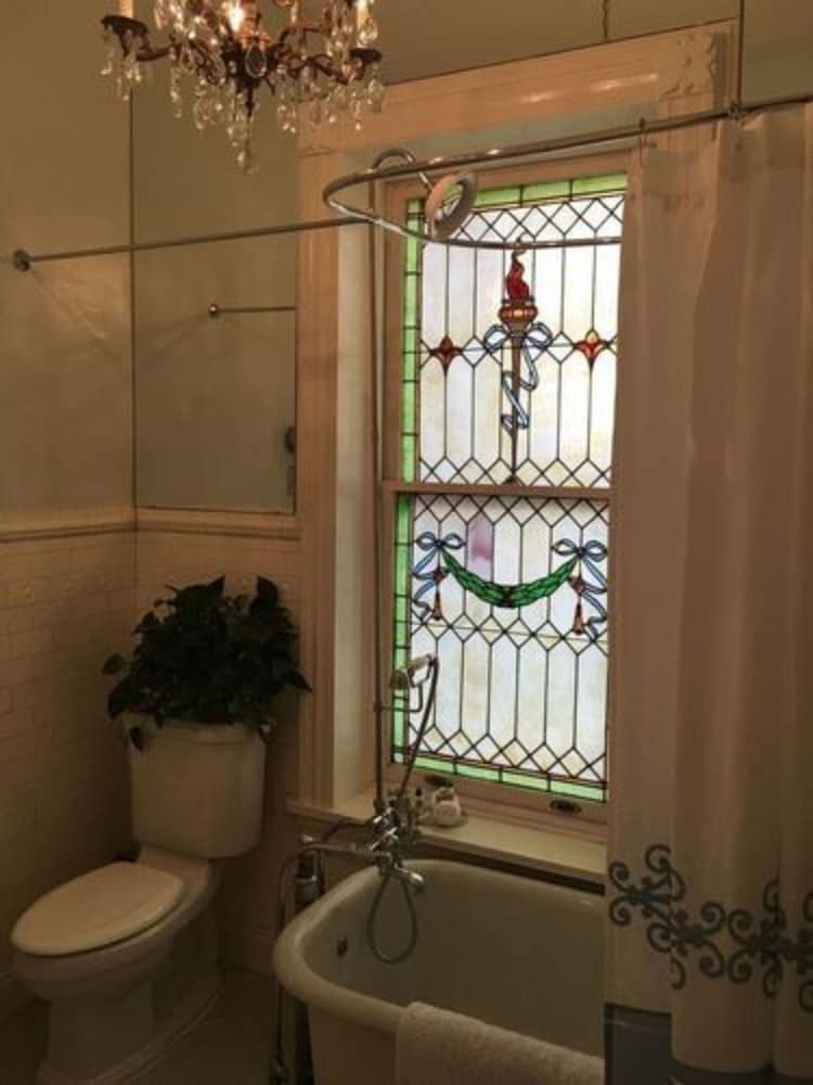 Room, Private Bathroom (Mary Burke) photo 3