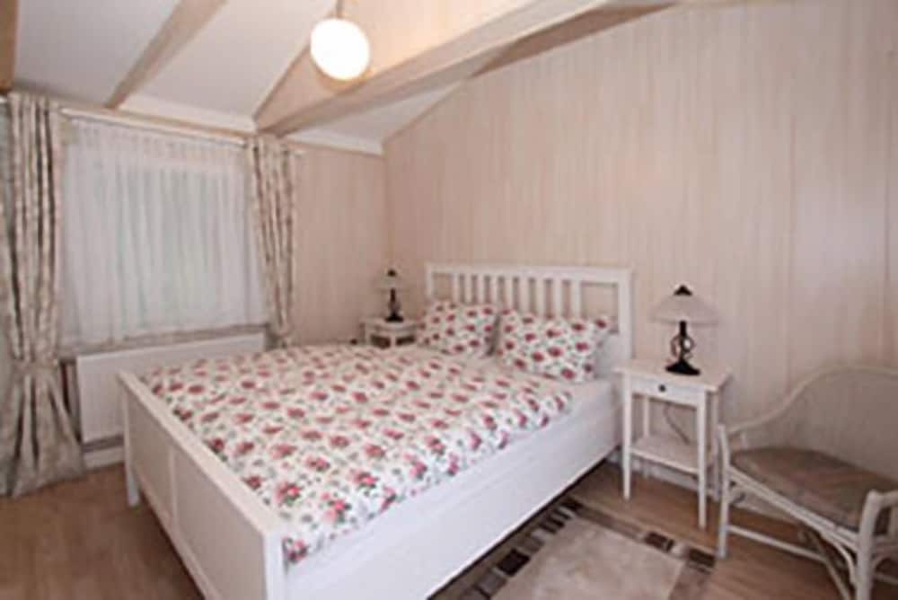House (2) photo 1