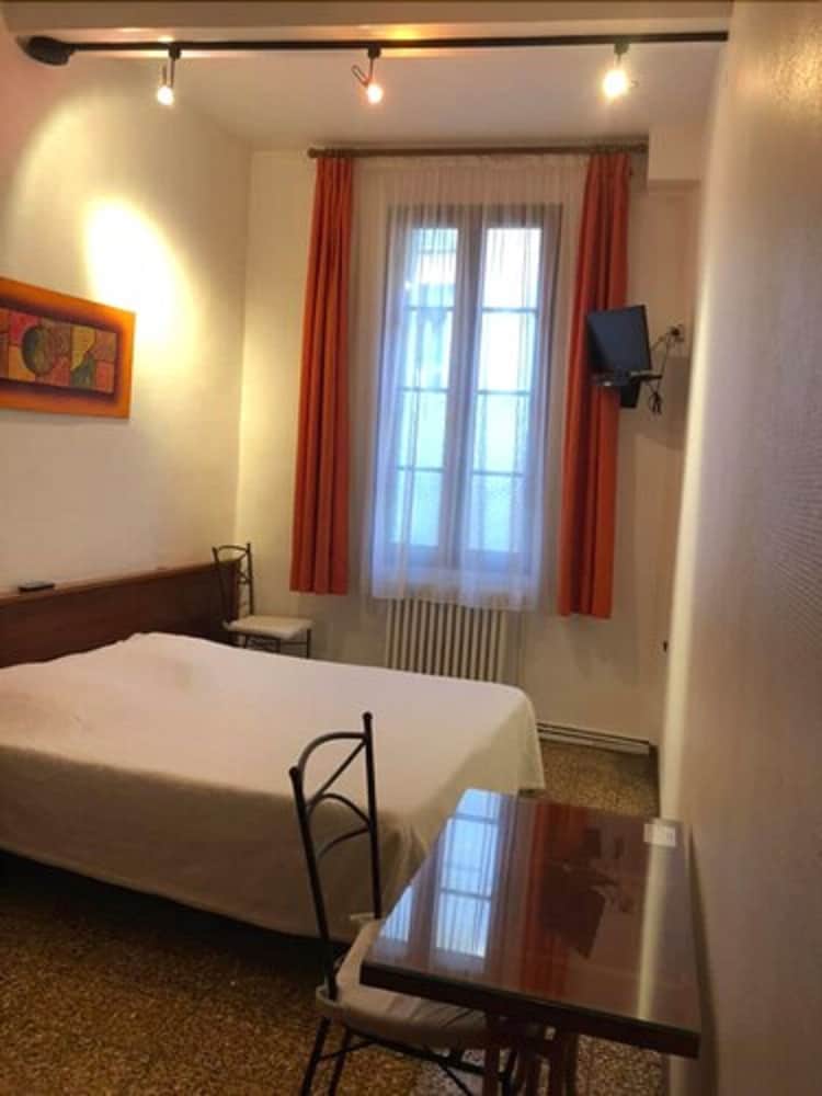 Double Room - Photo 3