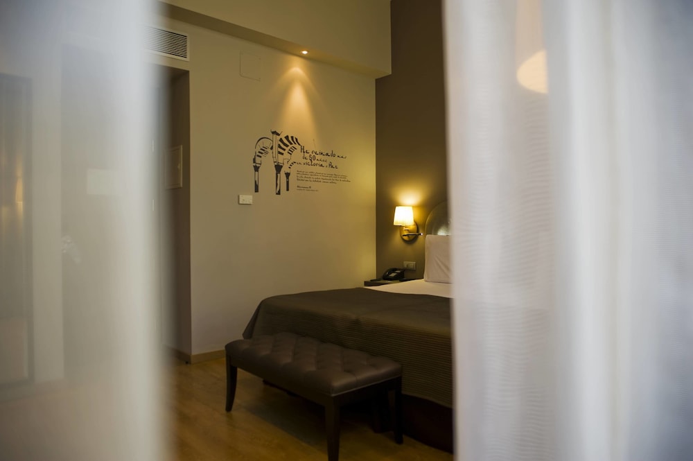 Double or Twin Room - Photo 1