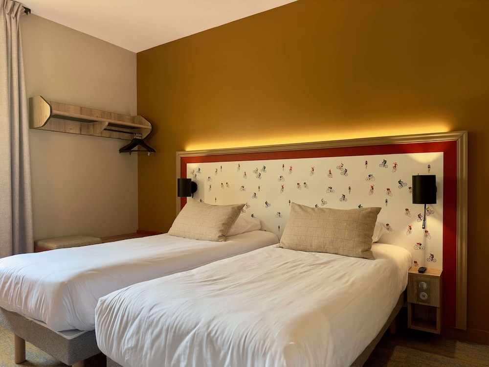 Standard Room, 2 Twin Beds, Non Smoking - Photo 1