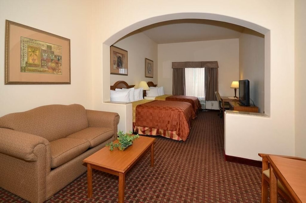 Suite, 2 Queen Beds, Accessible, Bathtub - Photo 1