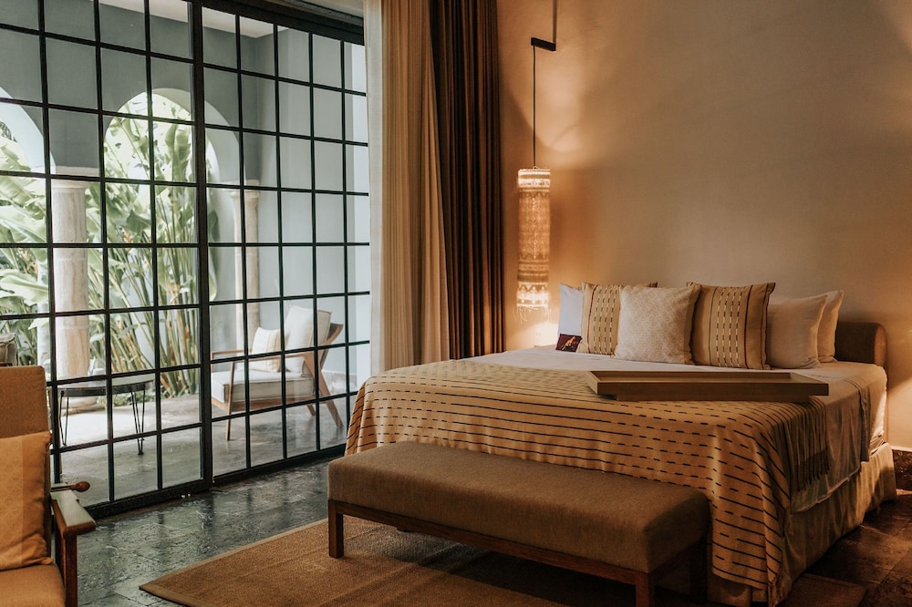 Junior Suite, 1 King Bed