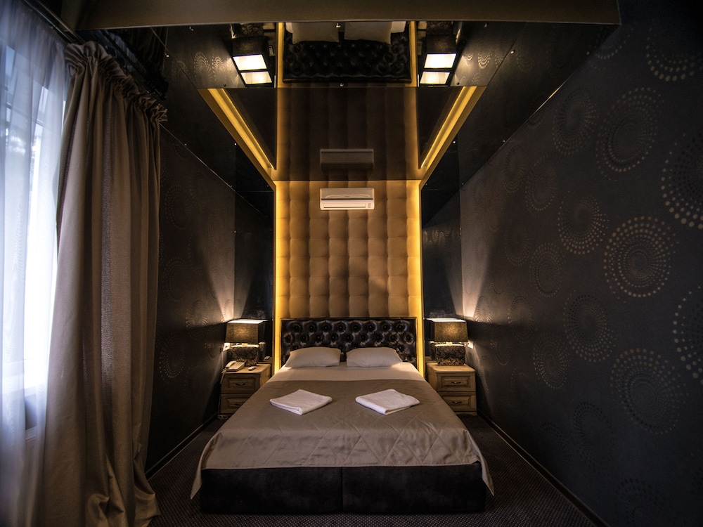 Deluxe Double Room, 1 Queen Bed, Non Smoking photo 1