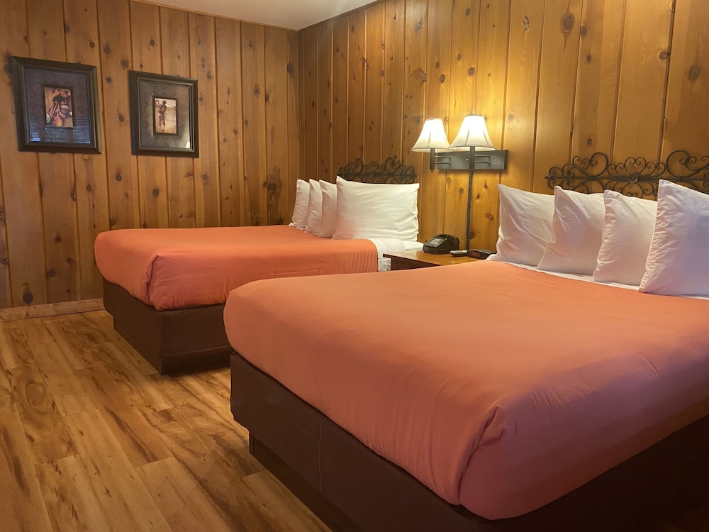 Room, 2 Double Beds photo 2