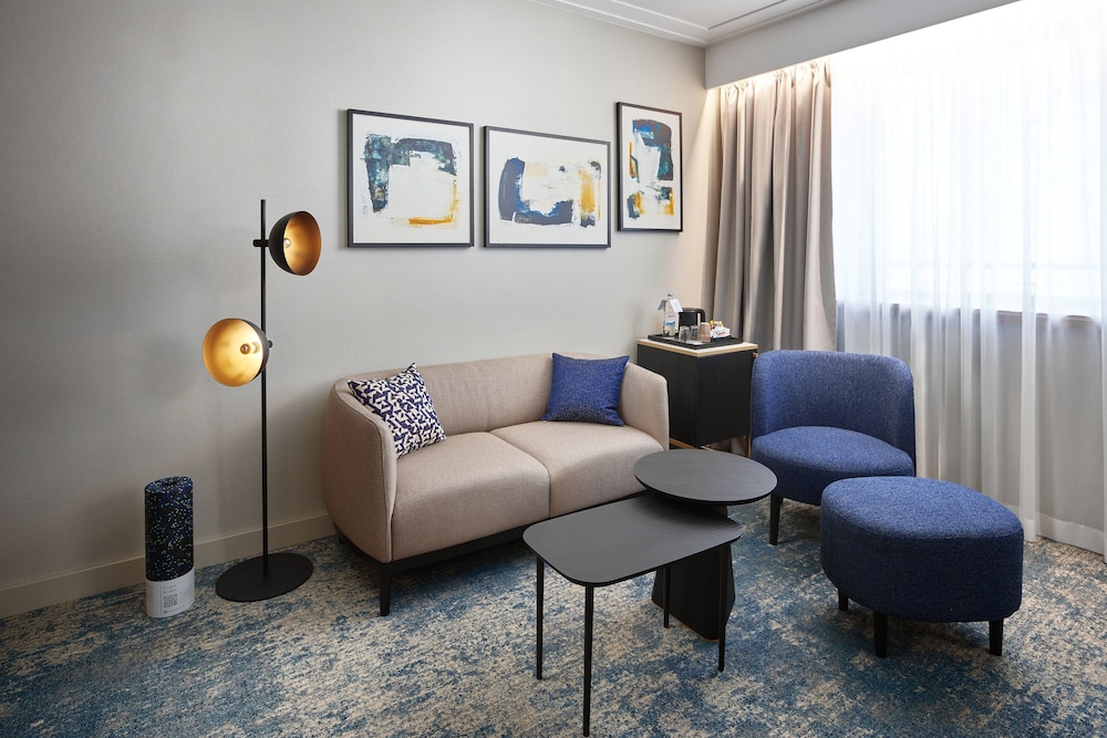 Deluxe room with sofa bed - Photo 4