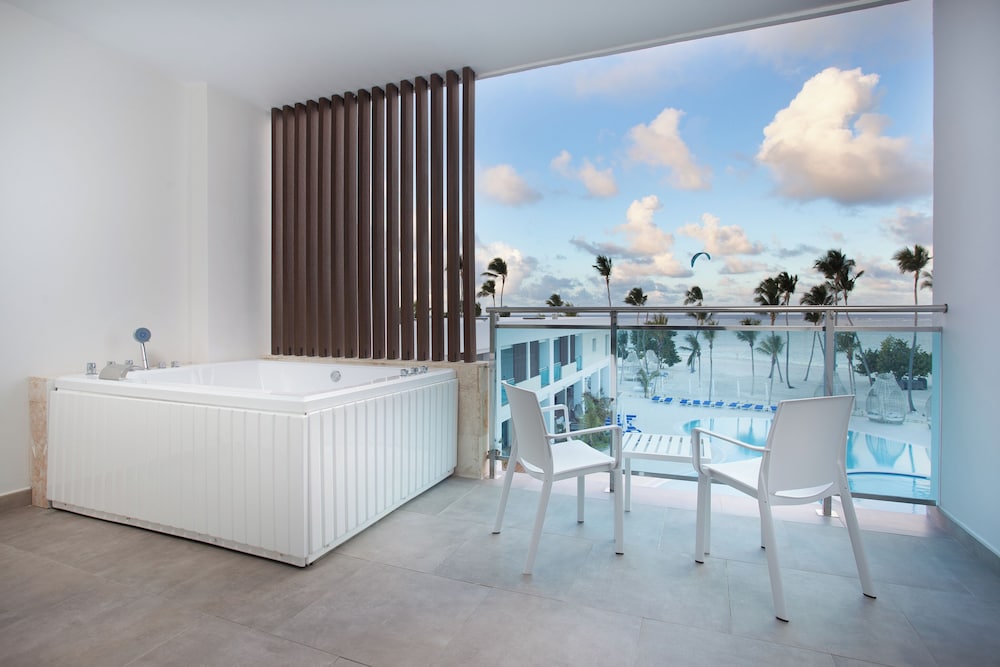 Premium Suite - Photo 7