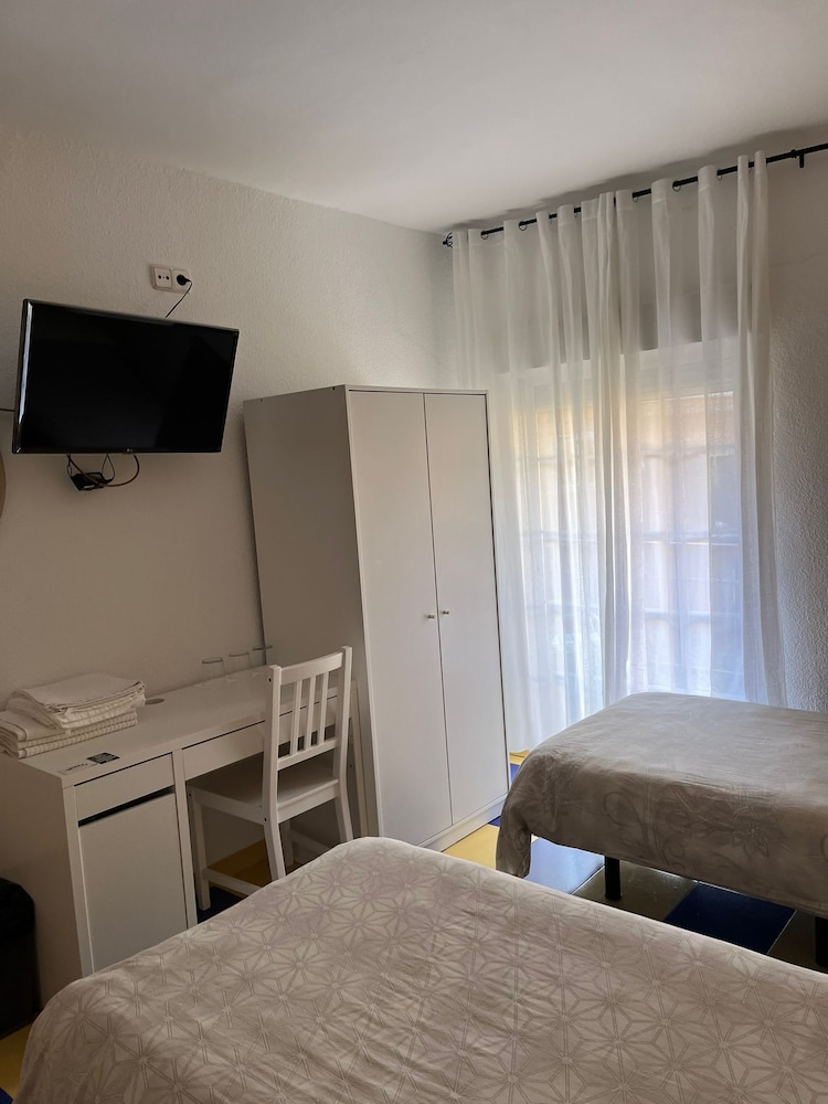 Triple Room with shared Bathroom photo 3