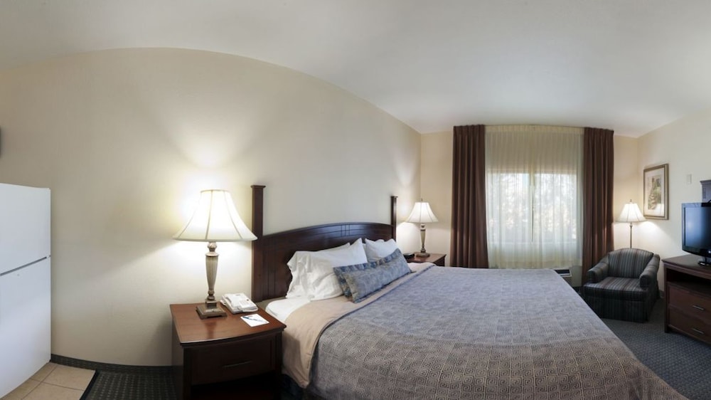 Suite, 1 King Bed - Photo 2