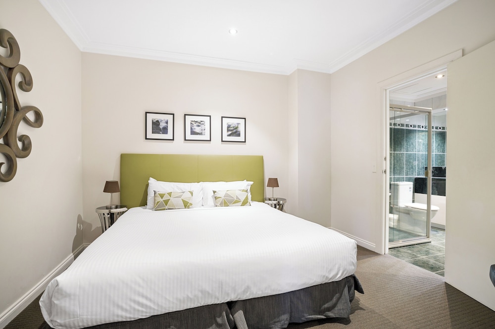 Penthouse Crown Suite